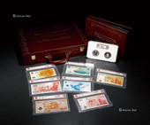 现代·中国《辉煌70年》财富典藏纪念钞册
